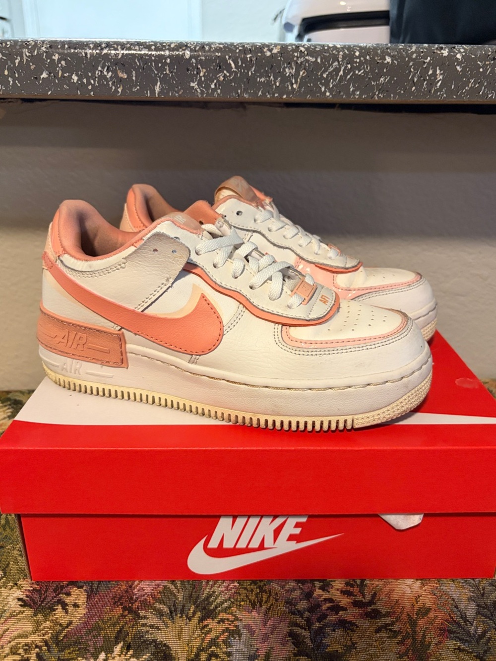 Nike Kids Low-Top Sneakers in White and Peach